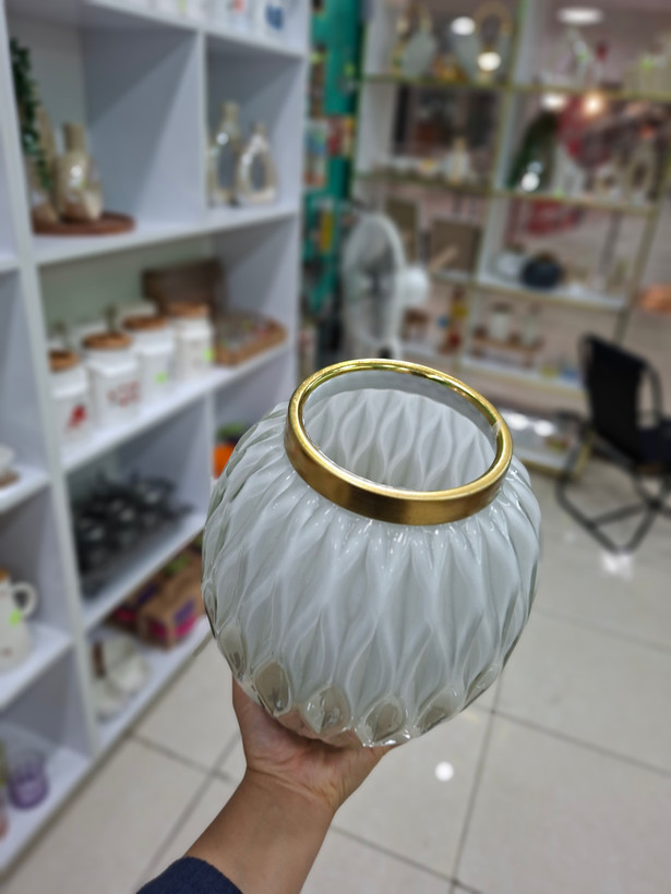 گلدان لب برنجی مدل درنا